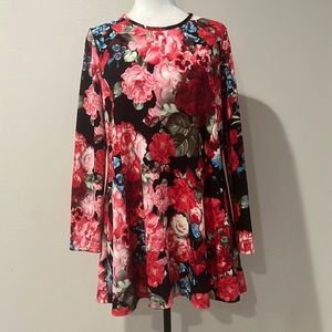 1792 NWOT Show Me Your MUMU Longsleeved Floral Top. SzM